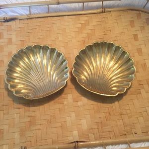 Vintage brass shell set